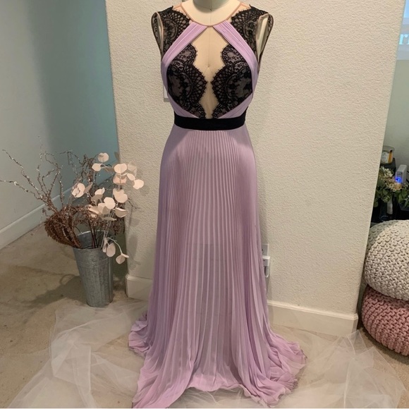 BCBGMaxAzria cocktail dress Size 6. - Picture 3 of 17